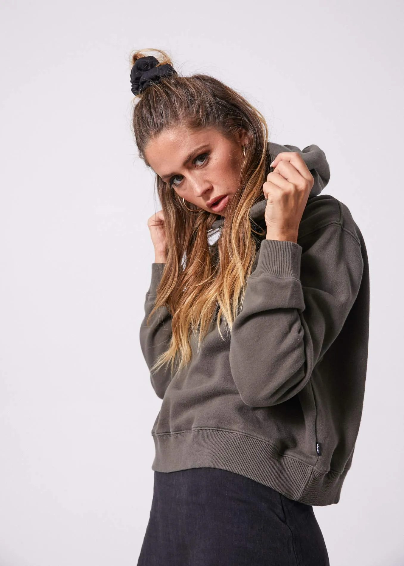 Afends Womens Drive In - Cropped Boyfriend Hood - Military