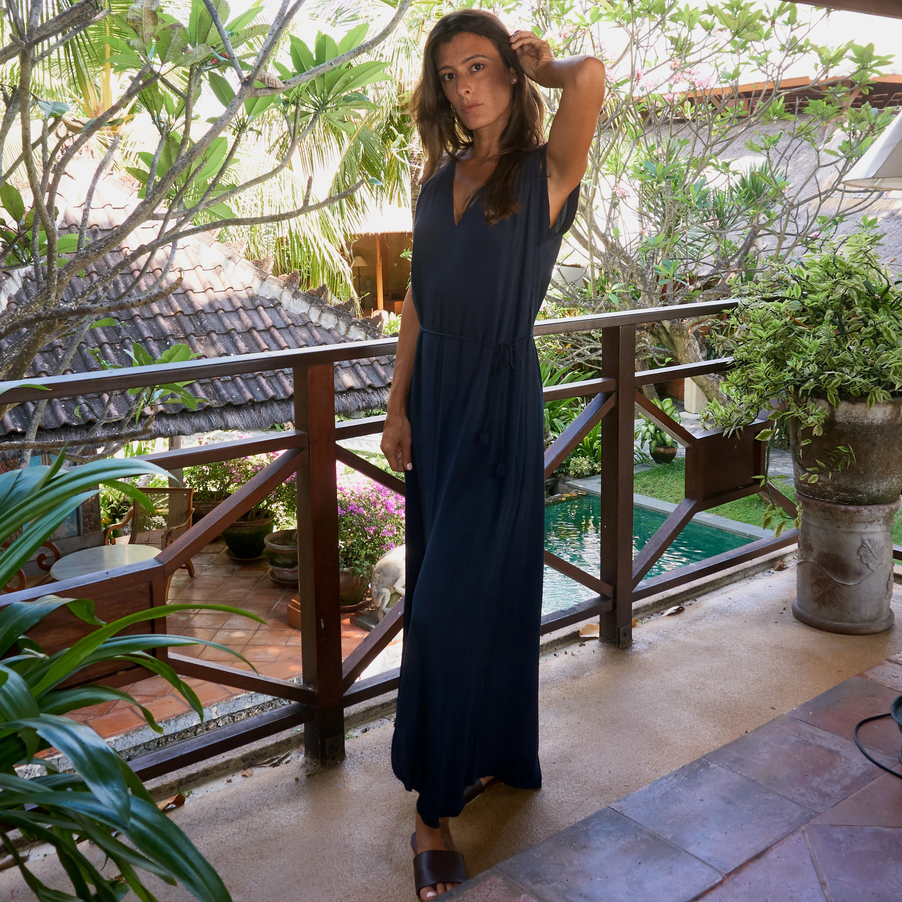 TRANSIT SLEEVELESS LONG DRESS - Crinkled Rayon | Midnight Blue